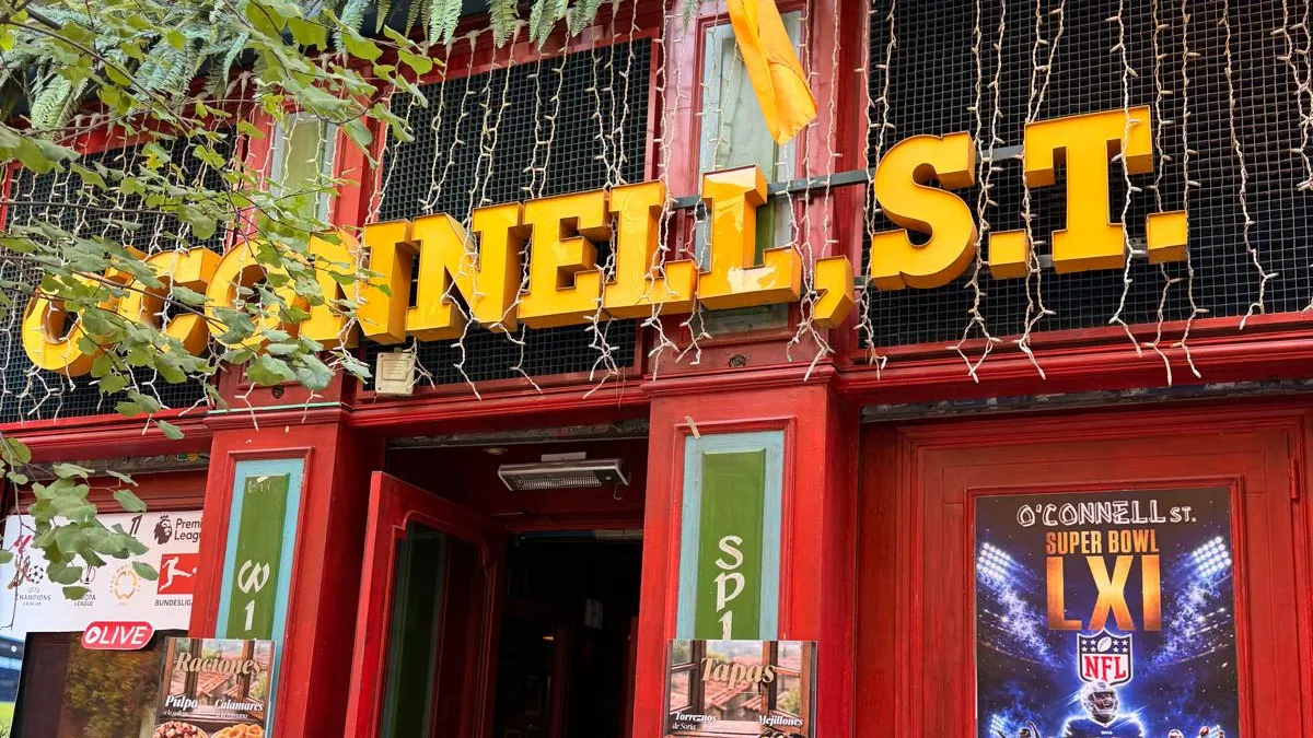 O'Connell St on Calle de Espoz y Mina near Puerta del Sol